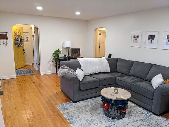 5th image of 54 Harrison Ave