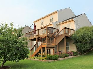 1810 Penstemon Ln, Shakopee, MN 55379