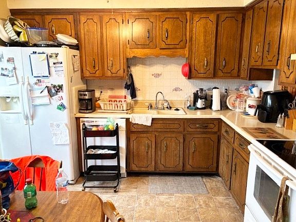 4th image of 615 Granger Ln