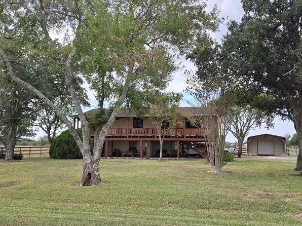 170 County Road 4061, Edna, TX 77957