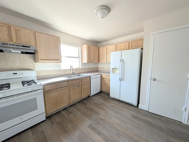 5857 W Valley Cir — Photo 6