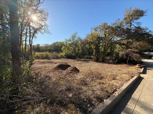 120 N Andrews Dr, Robinson, TX 76706