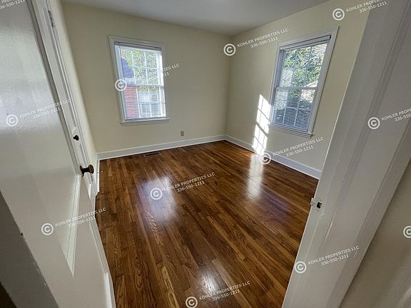 3rd image of 902 McCormick St