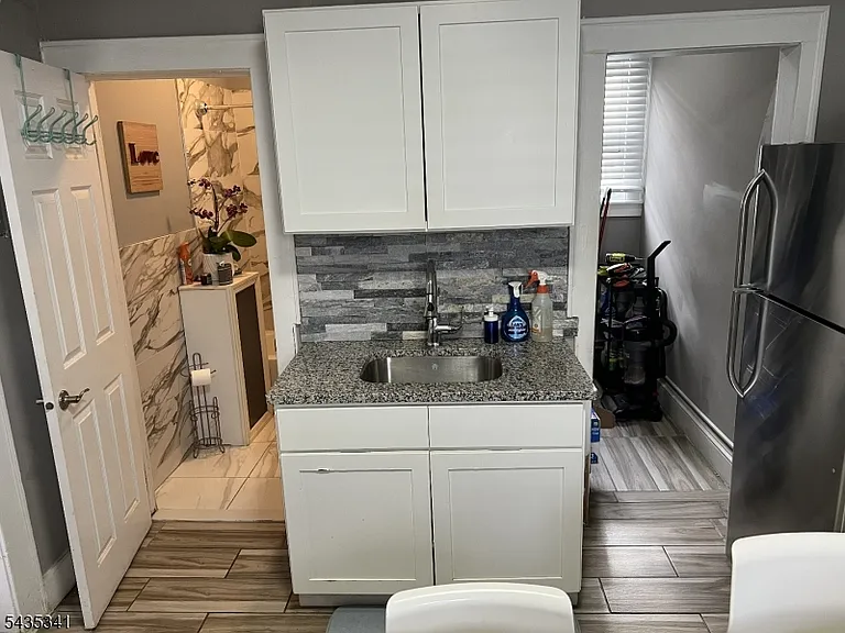 68 Wolf Pl #2 — Photo 8
