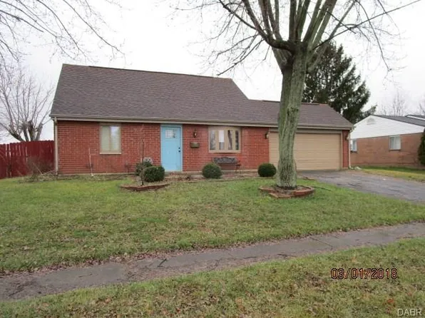 680 Georgia Dr, Xenia, OH 45385