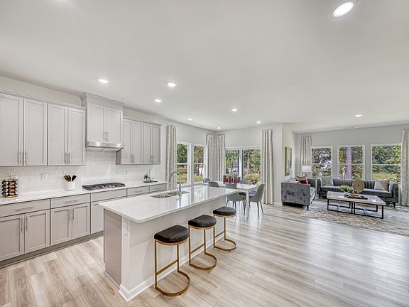 RAL_OakManor_Sherwood_GreatRoom_111AcornGroveRoad_Model