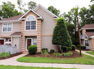 318 Gainsborough Sq, Chesapeake, VA 23320