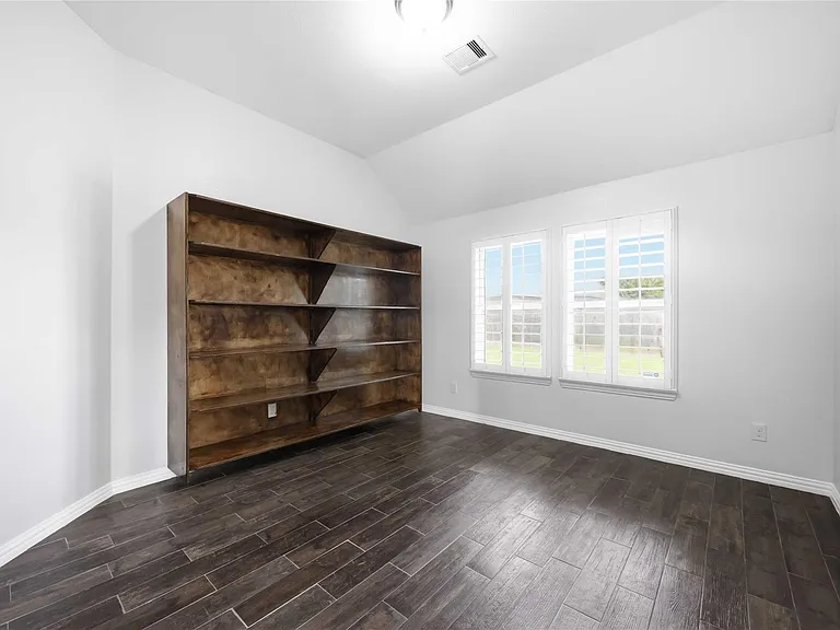 601 Dunlavy Ln — Photo 10