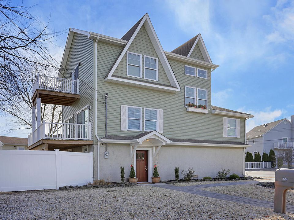 1st image of 621 Larboard St
