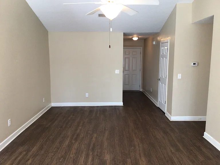 156 Cotillion Cres — Photo 10