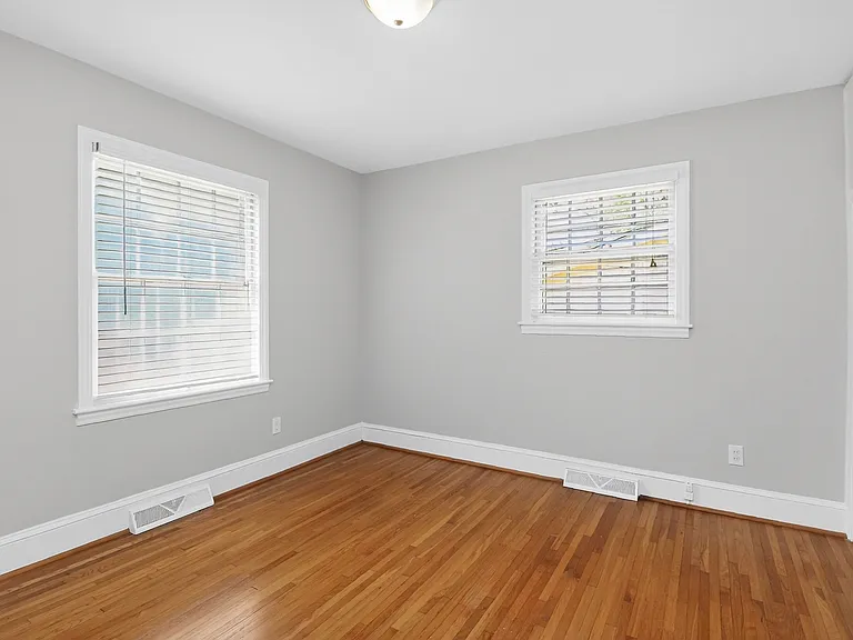 2309 Lanier Ave — Photo 12