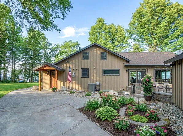 7516 Blue Water Beach Rd NW, Walker, MN 56484