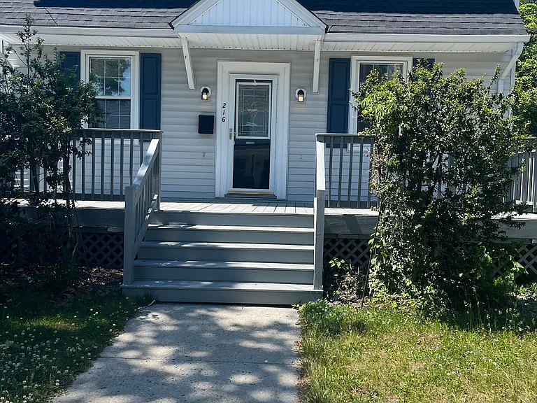 216 Broad St — Photo 2
