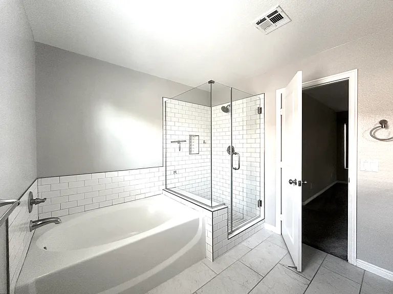 928 Purdy Lodge St — Photo 18