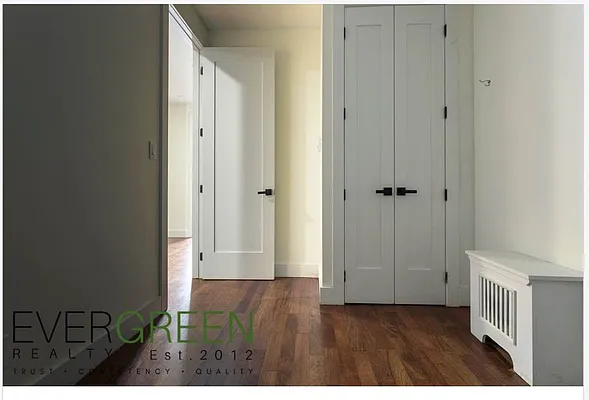 Rented by Evergreen Apartments BK | media 2