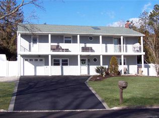27 Patricia Ln, Patchogue, NY 11772