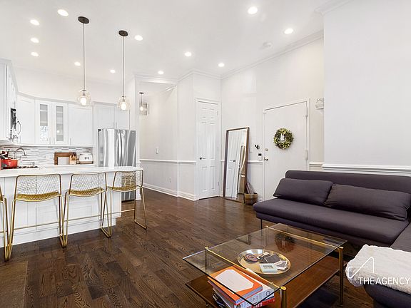 3rd image of 586 Pacific St APT 1A