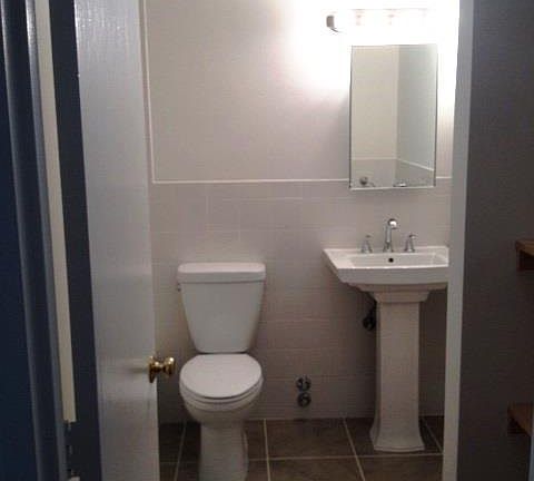 4th image of 170 John St APT 2C