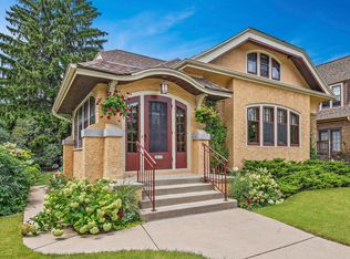 3213 N Cramer St, Milwaukee, WI 53211