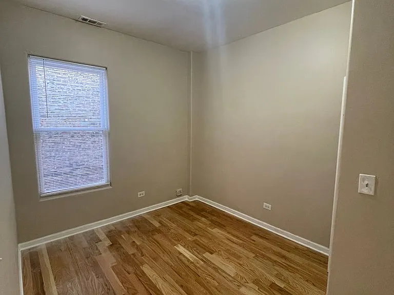 1022 W 64th St #2E — Photo 11