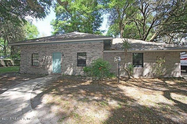 2nd image of 604 Lorn Ct