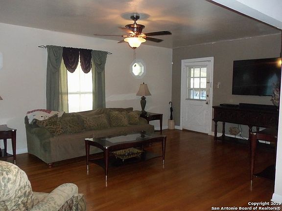 3rd image of 418 Meredith Dr