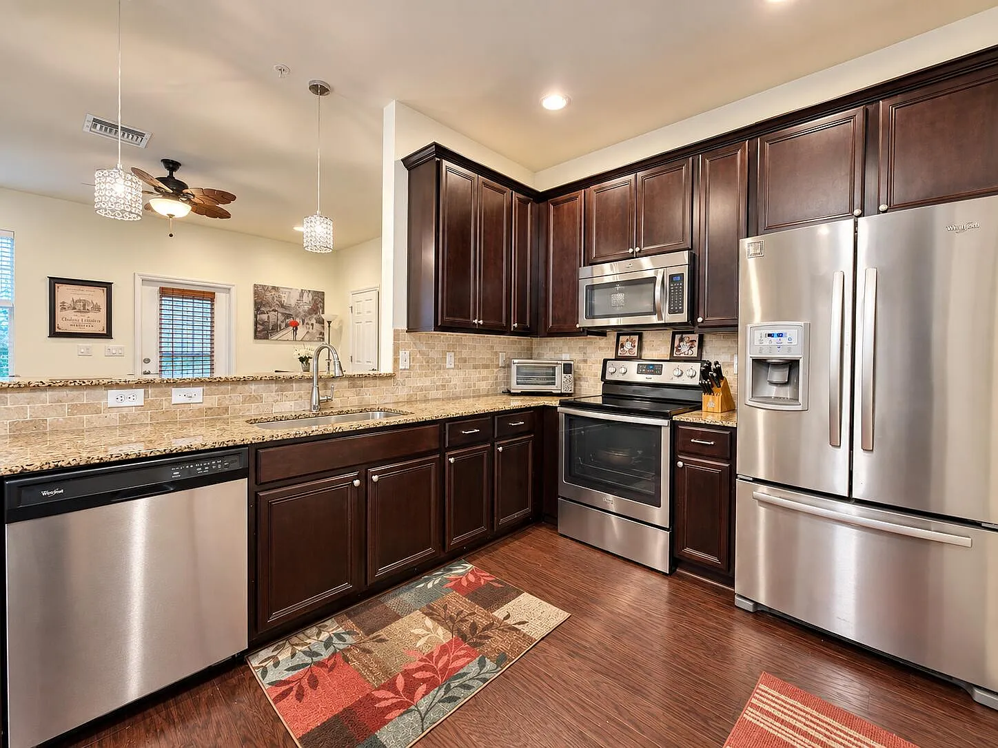 3 bed, 2.5 bath, 1340 sqft, $3,400 — Photo 3