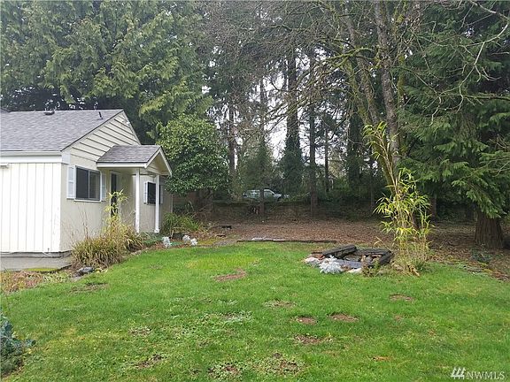 3rd image of 2504 8th Ave SE