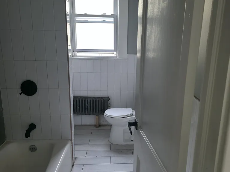 549 20th St #3 — Photo 6