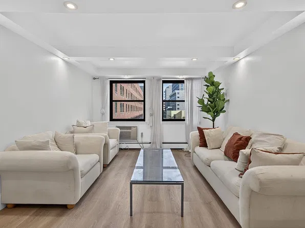 130 Lenox Ave #402, New York, NY 10026