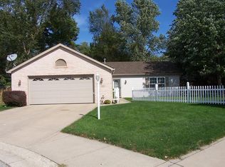 343 Brown Ct, Chesterton, IN