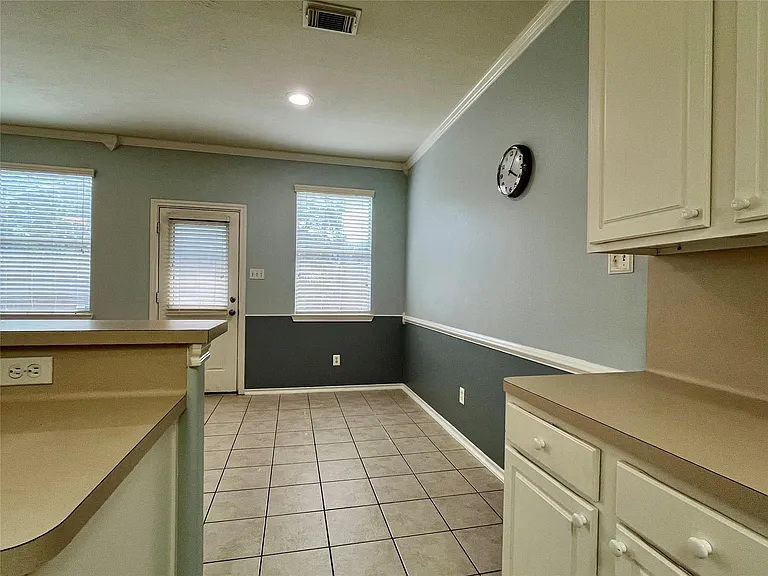 6111 Morningshire Ln — Photo 13