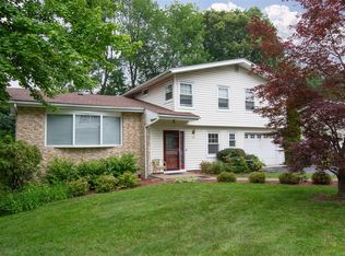 38 Balmoral Cres, White Plains, NY 10607