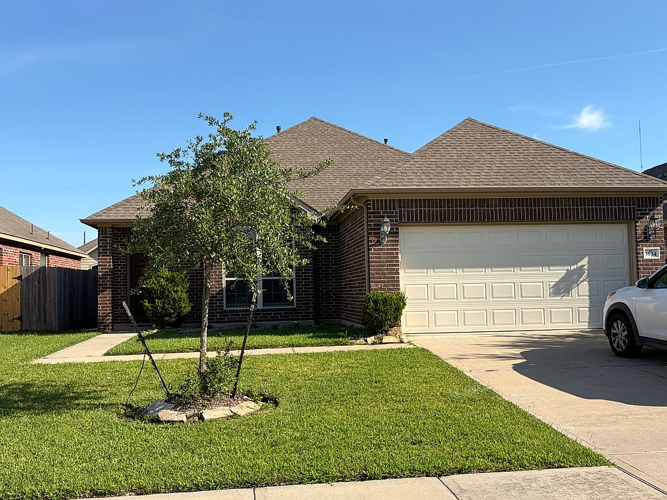 1st image of 3634 Diamond Creek Dr
