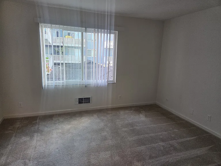 Tropic Sands Apartments — Photo 14