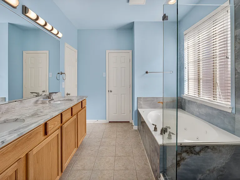 2616 Cove Dr — Photo 29