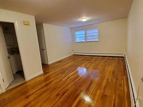 2nd image of 75 N Paul St APT 5