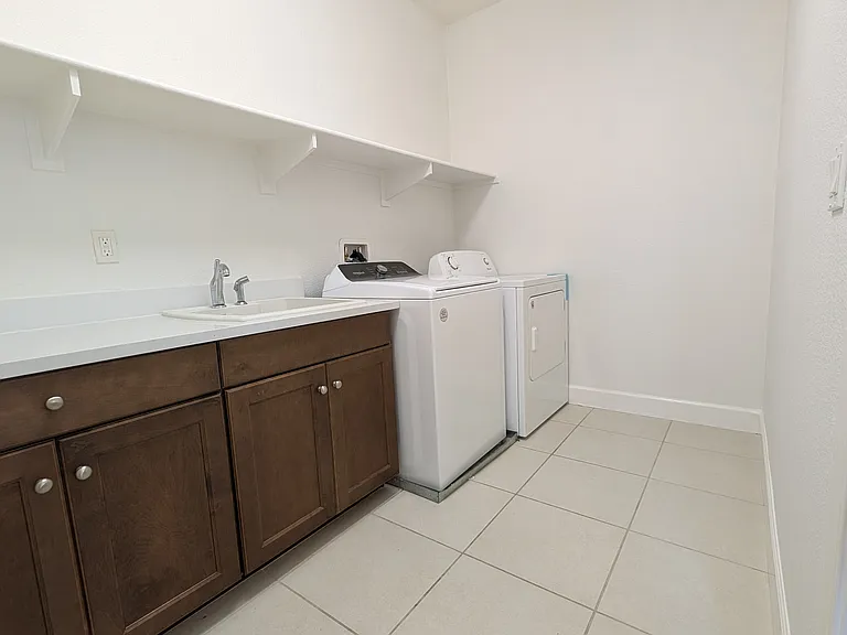 2111 Jubilee Dr — Photo 13