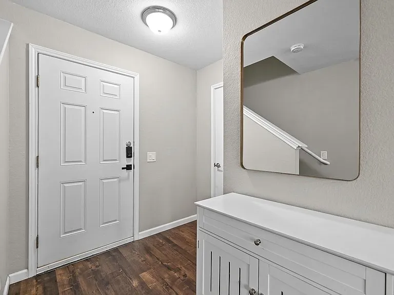 1414 Strickland Dr — Photo 5
