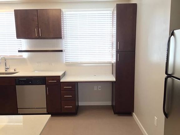 4th image of 1037 Elkgrove Ave APT 4