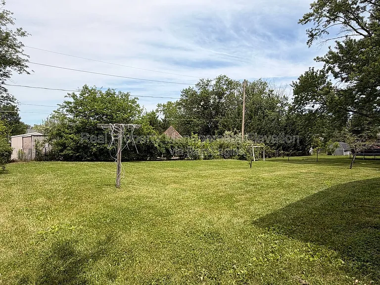139 Meadowbrook Dr — Photo 4