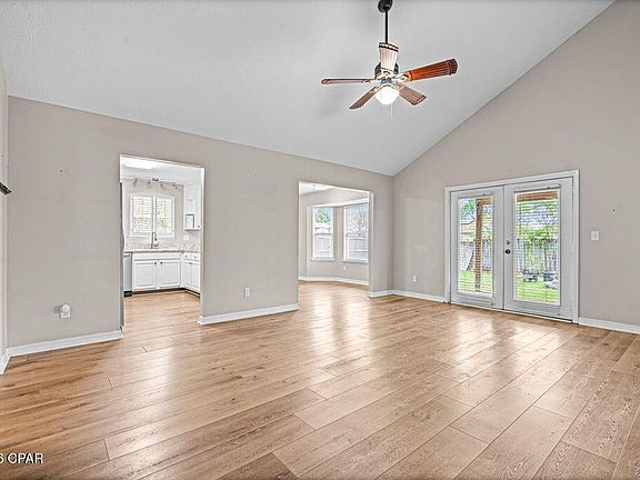 4th image of 602 Sparrow St