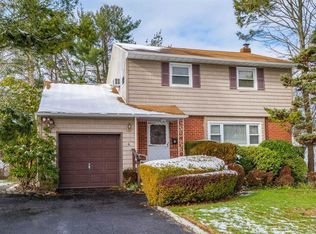 4 Laurinda Dr, Commack, NY 11725