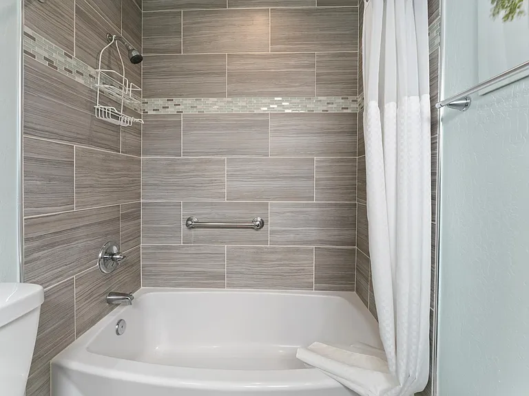 43388 Ellsworth St — Photo 16