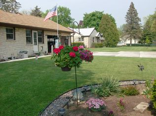 210 W State Rd, North Prairie, WI 53153