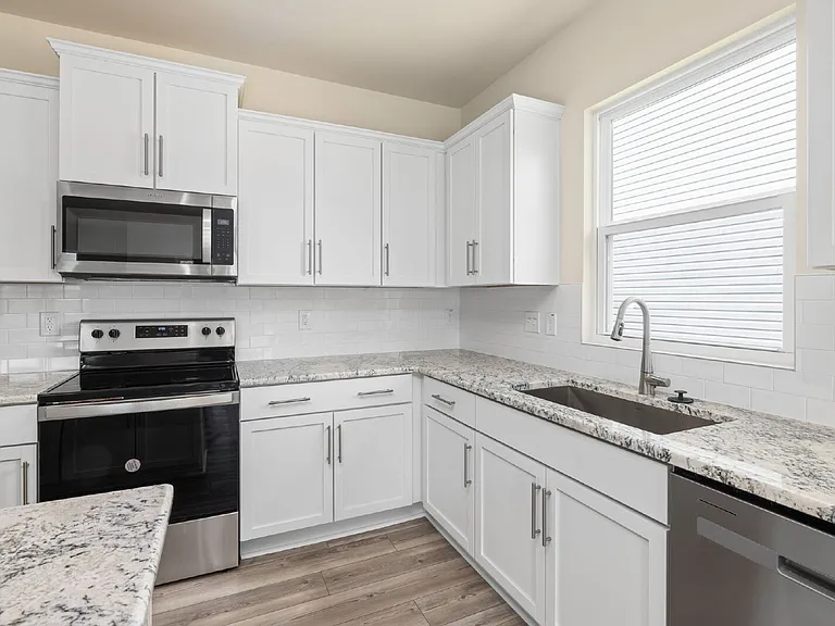 3513 Dragonfly River Ct — Photo 13