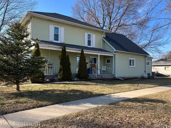 69725 Stone St, Richmond, MI 48062