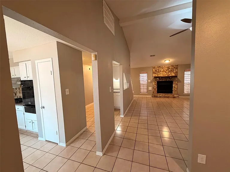 3227 Glade Springs Dr — Photo 9
