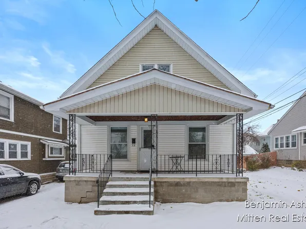 1017 11th St NW, Grand Rapids, MI 49504