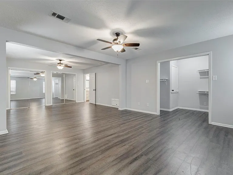 9614 Charter Ridge Dr — Photo 17